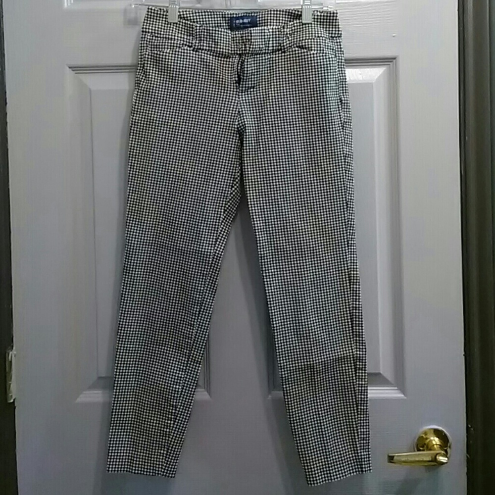 Old Navy Checkered Pixie Pant